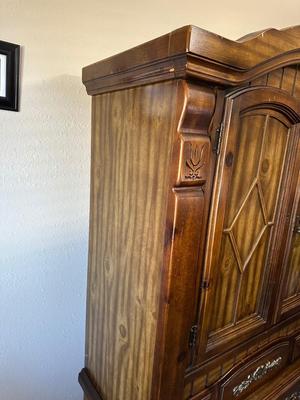 ARMOIRE WITH 4 DRAWERS AND 2 SHELVES