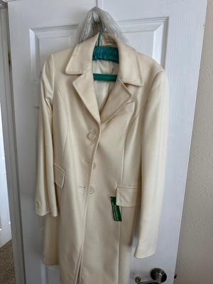 CREAM COLORED LADIES COAT