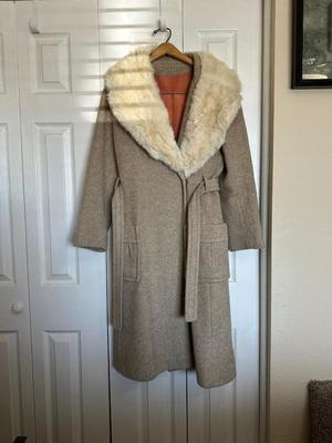 LADIES COAT