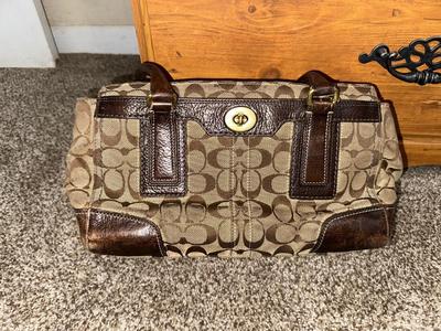 COACH HANDBAG WITH PURSE