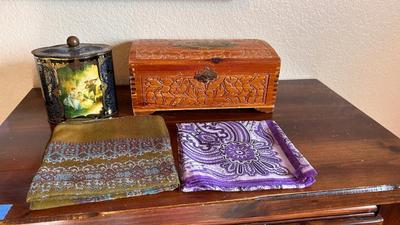 VTG WOODEN BOX WITH MIRROR ON LID, TIN AND SCARFS