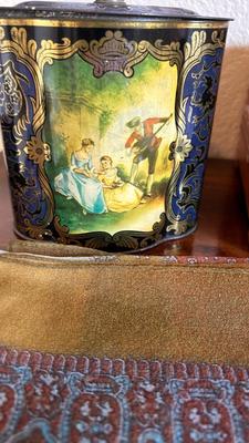 VTG WOODEN BOX WITH MIRROR ON LID, TIN AND SCARFS