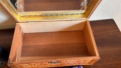 VTG WOODEN BOX WITH MIRROR ON LID, TIN AND SCARFS