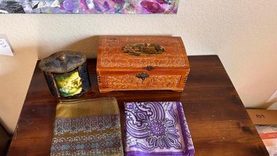 VTG WOODEN BOX WITH MIRROR ON LID, TIN AND SCARFS