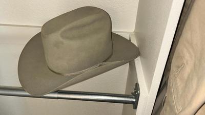 NICE RESISTOL HAT SIZE 7-5/8