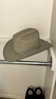 NICE RESISTOL HAT SIZE 7-5/8