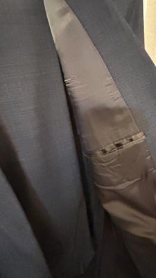 MEN’S BLAZERS/SUITS
