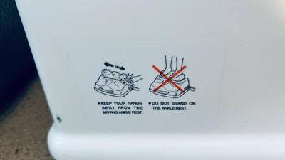 THE CHI MACHINE AEROBIC EXERCISER