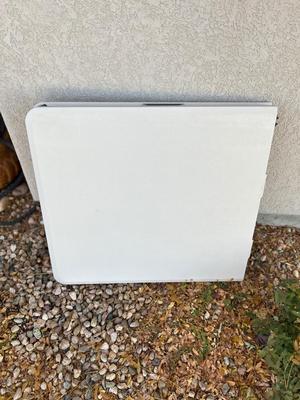 6 FOOT LIFETIME FOLDING TABLE