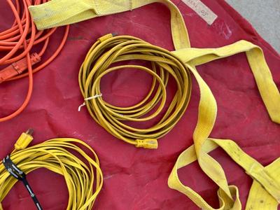 50” TREE SPAD COVER, A TREE BALL TOTE LIFTER AND EXTENSION CORDS