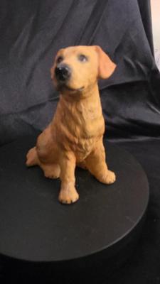 Vintage Golden Retriever Dog Figurine – Hand-Painted Resin Sculpture – Loyal Companion Collectible