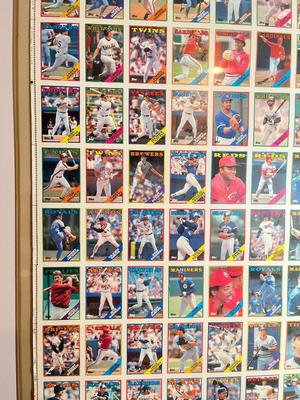 LOT 262Y: 1988 Topps Baseball Cards Uncut Sheet
