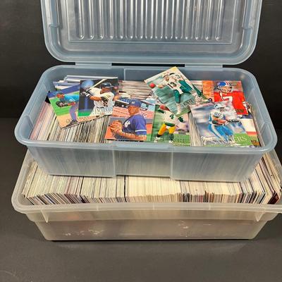 LOT 264Y: Mixed Lot of Sports Cards - Baseball, Football - Mariano Rivera, Barry Sanders and More