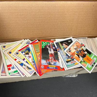 LOT 268Y: Mixed Lot of Sports Cards - Baseball, Football, Hockey, Basketball