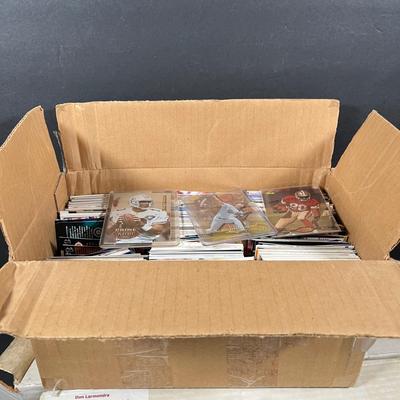 LOT 268Y: Mixed Lot of Sports Cards - Baseball, Football, Hockey, Basketball