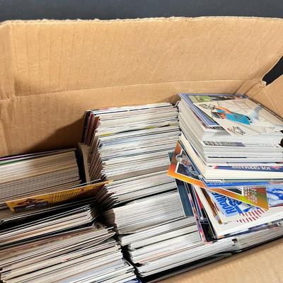 LOT 268Y: Mixed Lot of Sports Cards - Baseball, Football, Hockey, Basketball