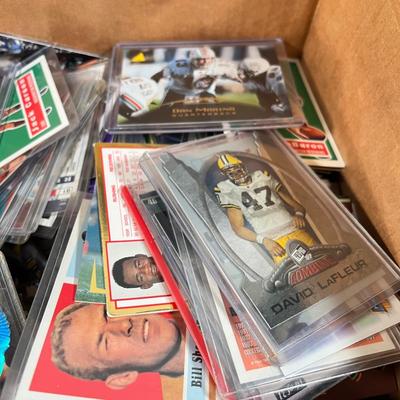 LOT 268Y: Mixed Lot of Sports Cards - Baseball, Football, Hockey, Basketball