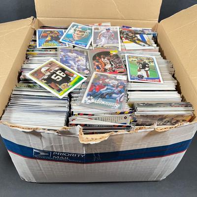 LOT 270Y: Mixed Lot of Sports Cards - Baseball, Football, Hockey, Basketball