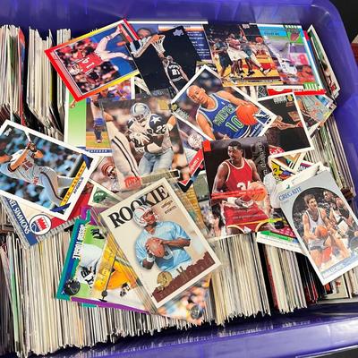 LOT 271Y: Mixed Lot of Sports Cards - Baseball, Football , Basketball