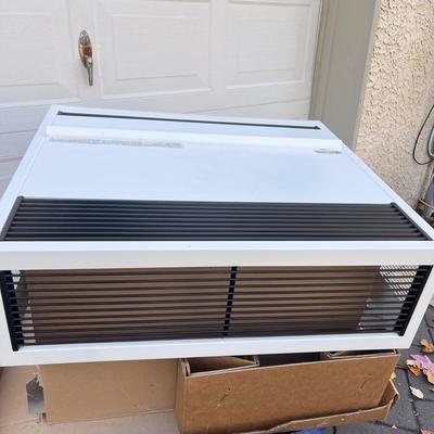 LOT 273G: Williams Direct Vent 22,000 BTU Home Furnace - Model 2203822