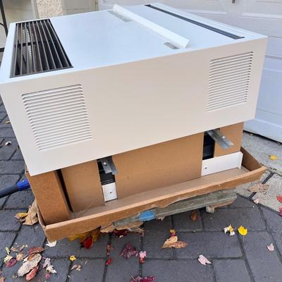 LOT 273G: Williams Direct Vent 22,000 BTU Home Furnace - Model 2203822