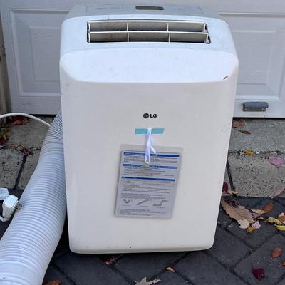 LOT 274G: LG Portable Air Conditioning Unit - Model LP0817WSR