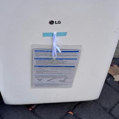 LOT 274G: LG Portable Air Conditioning Unit - Model LP0817WSR
