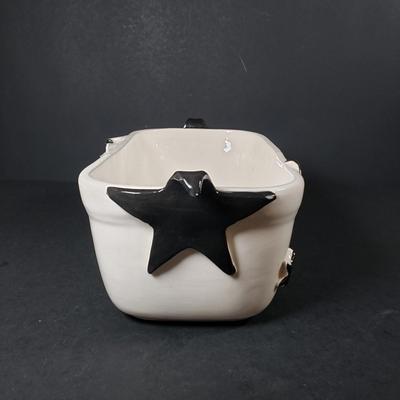 LOT 305B: Collection of Moon & Stars/Black & White Art Pottery