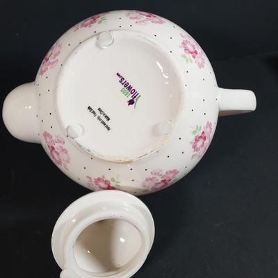 LOT 306B: Art Pottery Baskets, Handmade Signed Frame & Teapot