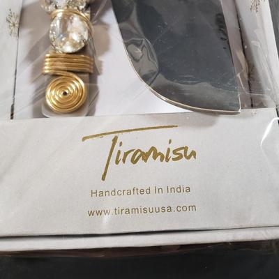 LOT 308B: Kiwi Studio by Bill Smith Cake Stand & Pitcher with New Cake Server Set