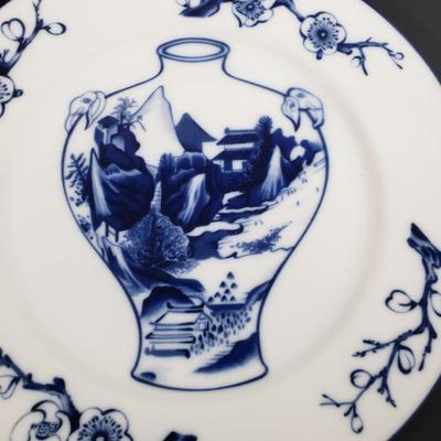 LOT 309B: Set of 6 "Blue Vases" Plates by The Haldon Group