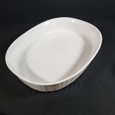 LOT 310B: Corning Ware Broil/Serving Tray & Bakeware, Glass Butter Dish, Artist Signed Folk Art & Heart Rimmed Glass Platters