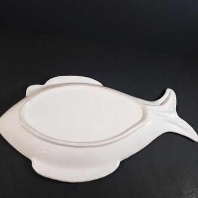 LOT 311B: Italian Ceramic Coral Pattern Plates, Fish Dishes by California Pottery & Ironstone, Large Conch Shell Tureen