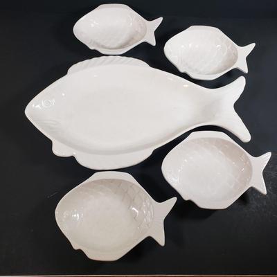 LOT 311B: Italian Ceramic Coral Pattern Plates, Fish Dishes by California Pottery & Ironstone, Large Conch Shell Tureen