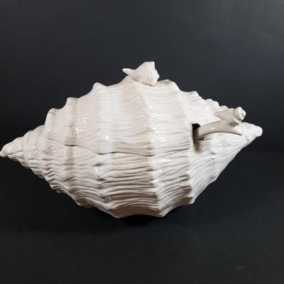 LOT 311B: Italian Ceramic Coral Pattern Plates, Fish Dishes by California Pottery & Ironstone, Large Conch Shell Tureen