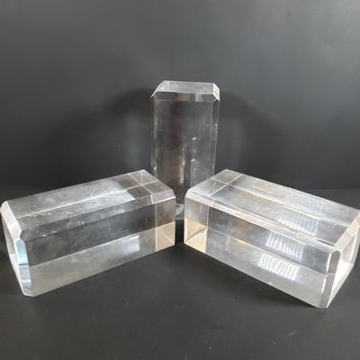 LOT 314B: Lucite Acrylic Side Table/Display Stand & Assortment of Lucite Display Blocks