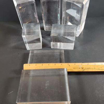 LOT 314B: Lucite Acrylic Side Table/Display Stand & Assortment of Lucite Display Blocks