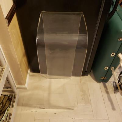 LOT 314B: Lucite Acrylic Side Table/Display Stand & Assortment of Lucite Display Blocks