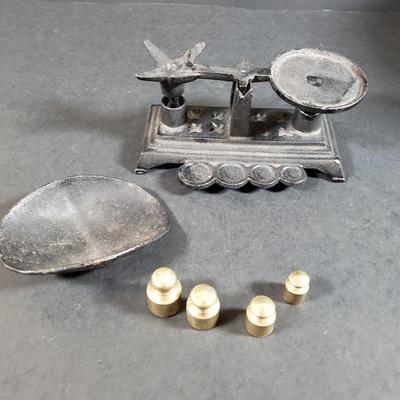LOT 318B: Vintage Brass & Cast Iron Scales, Brass Table Decor & More