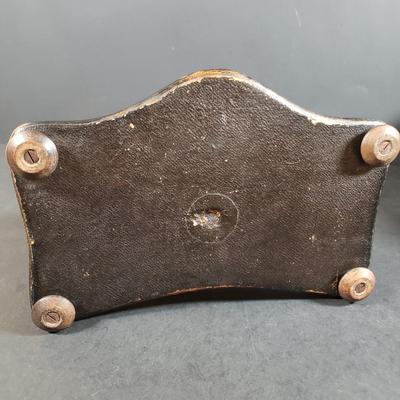 LOT 318B: Vintage Brass & Cast Iron Scales, Brass Table Decor & More