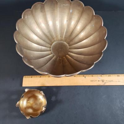 LOT 318B: Vintage Brass & Cast Iron Scales, Brass Table Decor & More