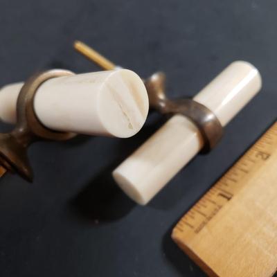 LOT 320B: Decorative Brass Hardware & New Anthropologie Brand Drawer Pulls