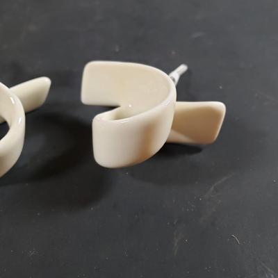 LOT 320B: Decorative Brass Hardware & New Anthropologie Brand Drawer Pulls