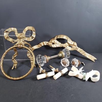 LOT 320B: Decorative Brass Hardware & New Anthropologie Brand Drawer Pulls