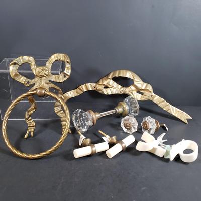 LOT 320B: Decorative Brass Hardware & New Anthropologie Brand Drawer Pulls