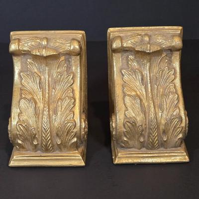 LOT 342B: Jay Strongwater Mayfair Enamel Leaf Bee Clock, Antique Books, and Ornate Bookends