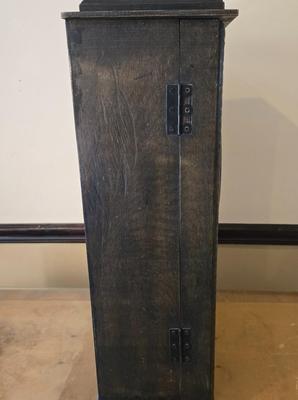 LOT 358B: Wicker Wooden Free Standing Cabinet Clock