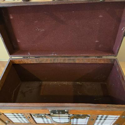 LOT 360B: Decorative Vintage Style Nesting Trunks and Table Decor Double Reel Metal Movie Camera