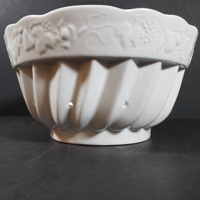 LOT 401B: French Porcelain Berry Bowl Set & Platter by Philippe Deshoulieres, Ann Mallory Hand Painted Platter & Italian Ceramic...