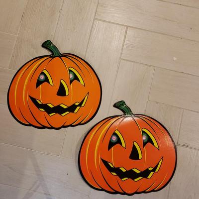 LOT 404B: Set of 9 Vintage Beistle Halloween Cutouts